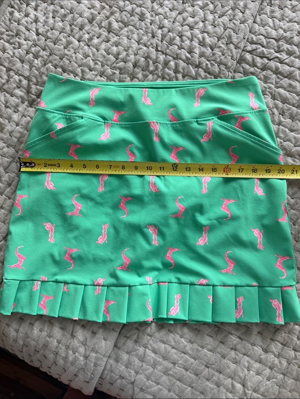 Lilly Pulitzer Green Mini Skirt with Pink  Golfing Alligator Motif - Picture 5 of 6